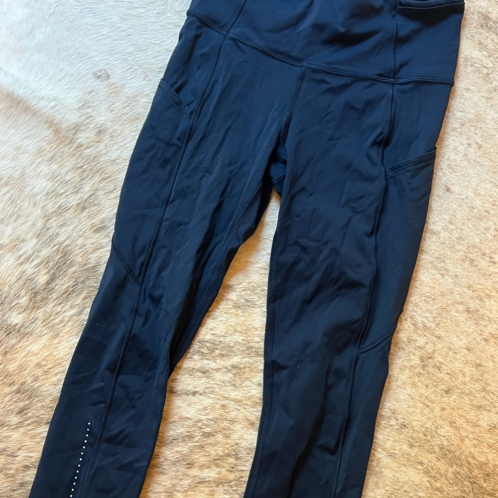 Lululemon cropped leggings in dark blue